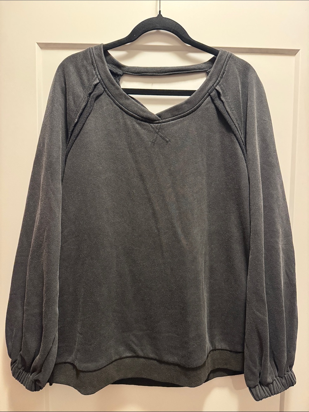 🆕 POL Washed Charcoal V-Neck Pullover Sweatshirt Tunic w Crisscross Back M NWOT🖤